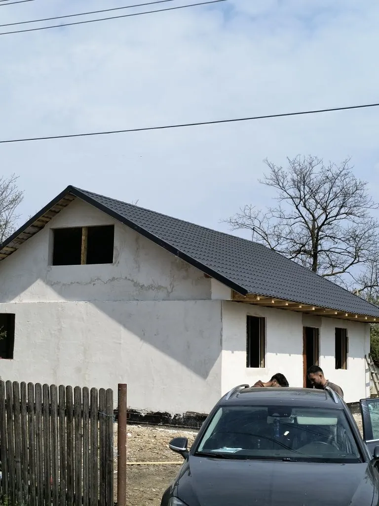 Spațiu interior luminos — Case Trainice